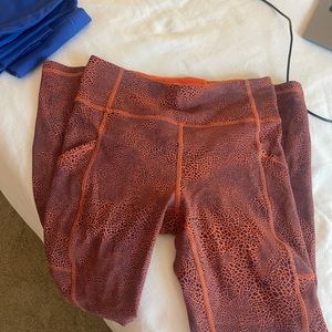 Lululemon invigorate high rise right